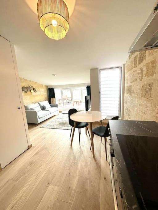 Apartmán 5- Hypercentre - 4Pers - Clim - Terrasse - Netflix Libourne Exteriér fotografie